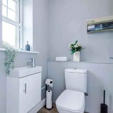 Вилла Lux 3 Bed 10 Mins From Centre - Parking & Netflix Манчестер Экстерьер фото
