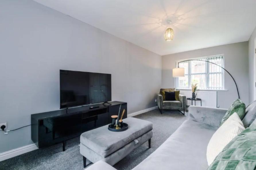 Holiday home Lux 3 Bed 10 Mins From Centre - Parking & Netflix